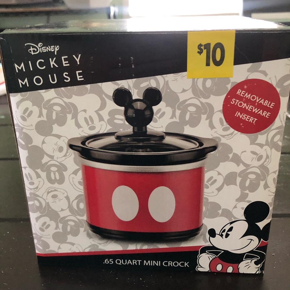 Brand New Disney Mickey Mouse .65 quart mini crock